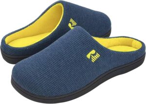 RockDove Men's Original Two-Tone Memory Foam Slippers with non-slip rubber sole and breathable waffle-knit upper, perfect for men in the United Kingdom.
